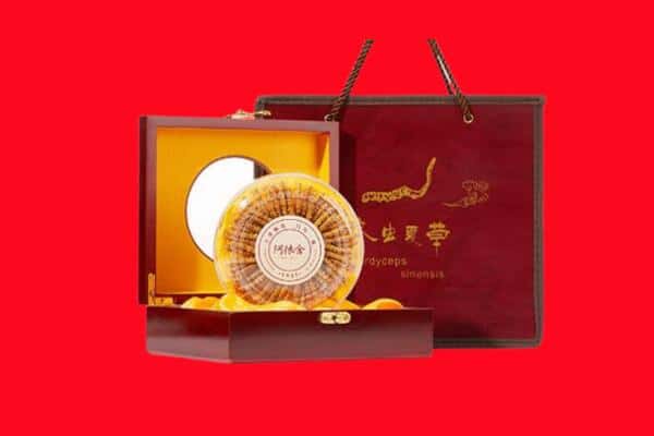 收购资讯:龙华区回收冬虫夏草是按克吗
